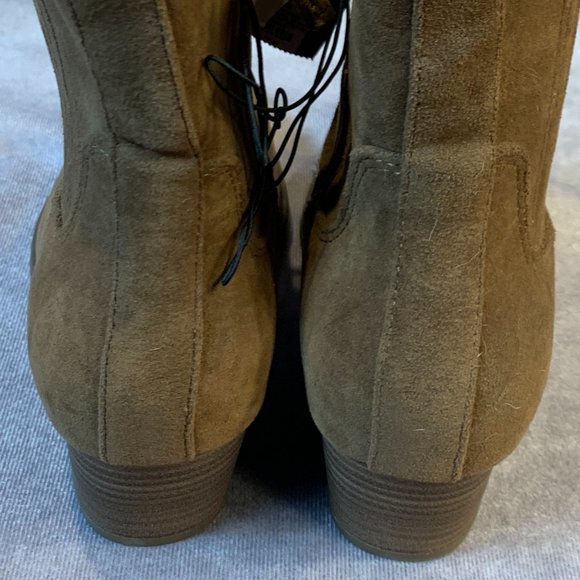 NWT Woman's Universal Thread Solita Faux Suede Cowboy Booties - Picture 7 of 14